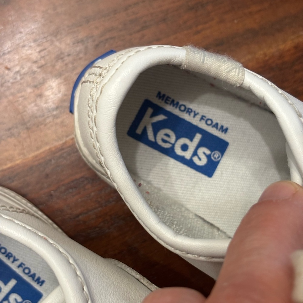 Keds Little Kids Champion Leather Lace Toe Cap - Picture 9 of 10